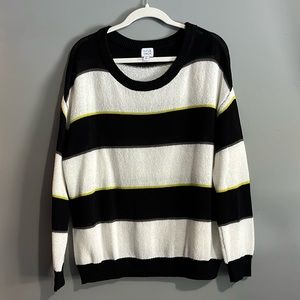 Crew neck light weight long sleeve sweater